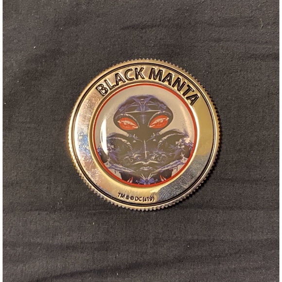 Loot Crate Exclusive Aquaman Coin - Picture 5 of 6